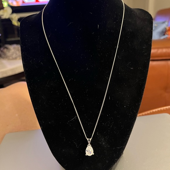 Ladies pear shape CZ sterling silver pendant - Picture 2 of 5